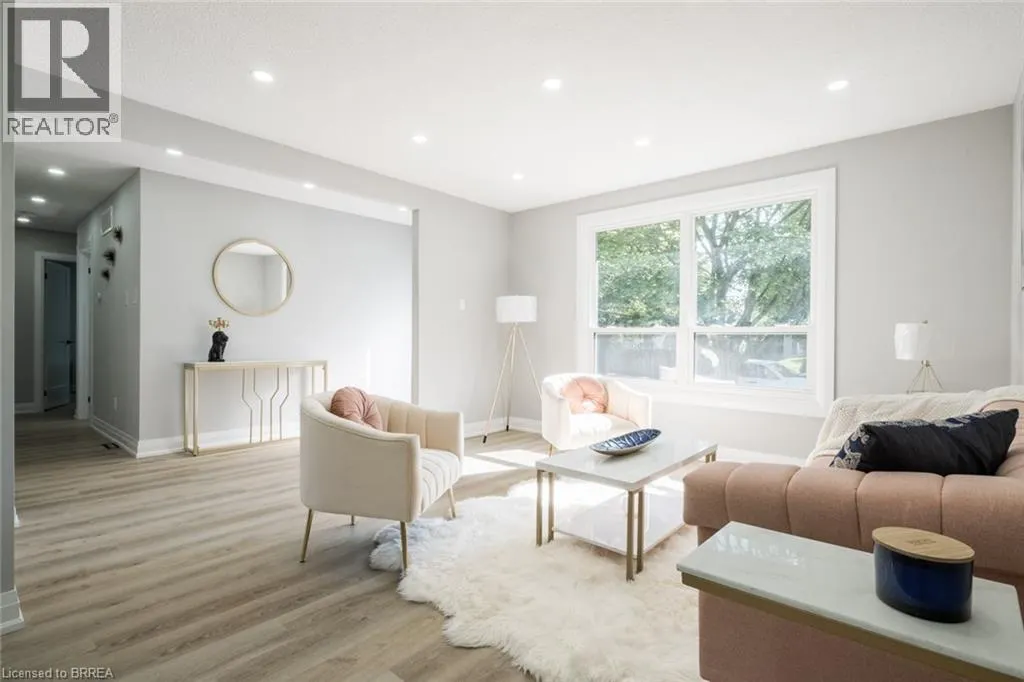 47 UPLANDS Drive Unit# Upper, #Upper