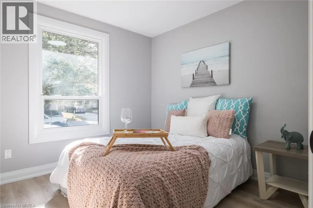 47 UPLANDS Drive Unit# Upper, #Upper