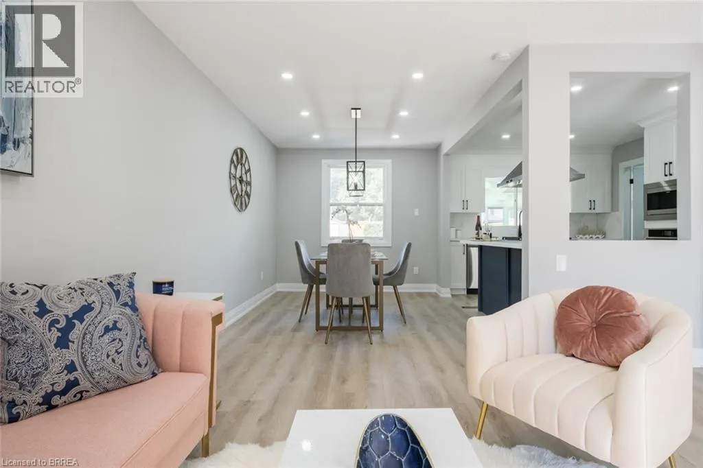 47 UPLANDS Drive Unit# Upper, #Upper