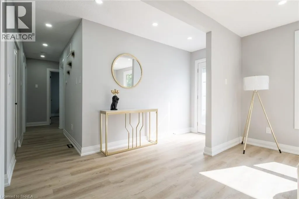 47 UPLANDS Drive Unit# Upper, #Upper