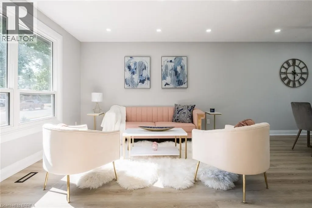 47 UPLANDS Drive Unit# Upper, #Upper