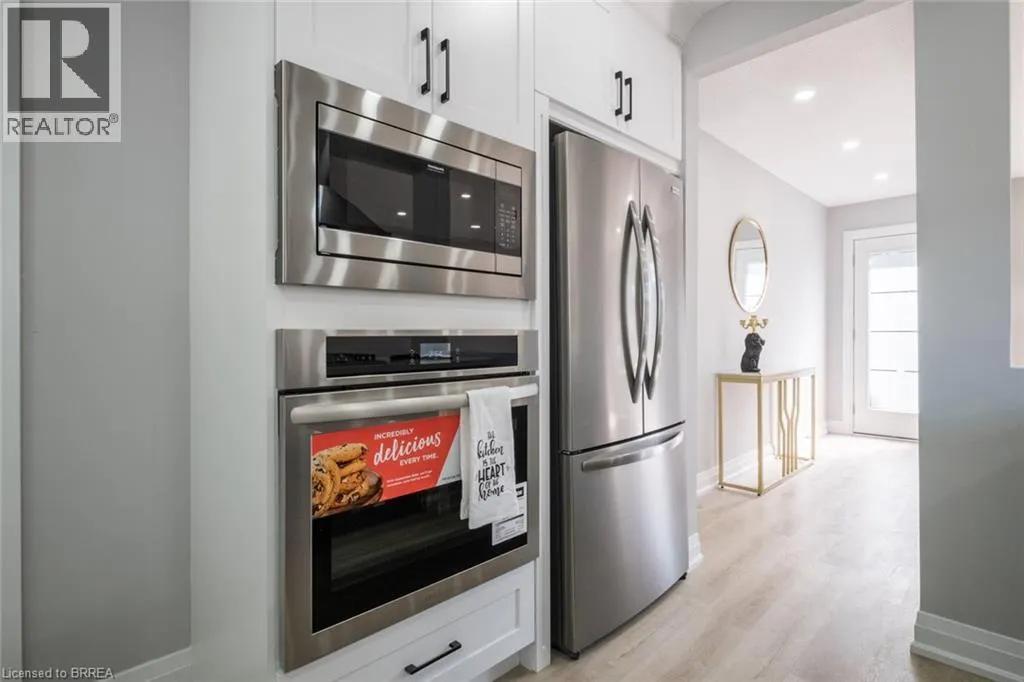 47 UPLANDS Drive Unit# Upper, #Upper