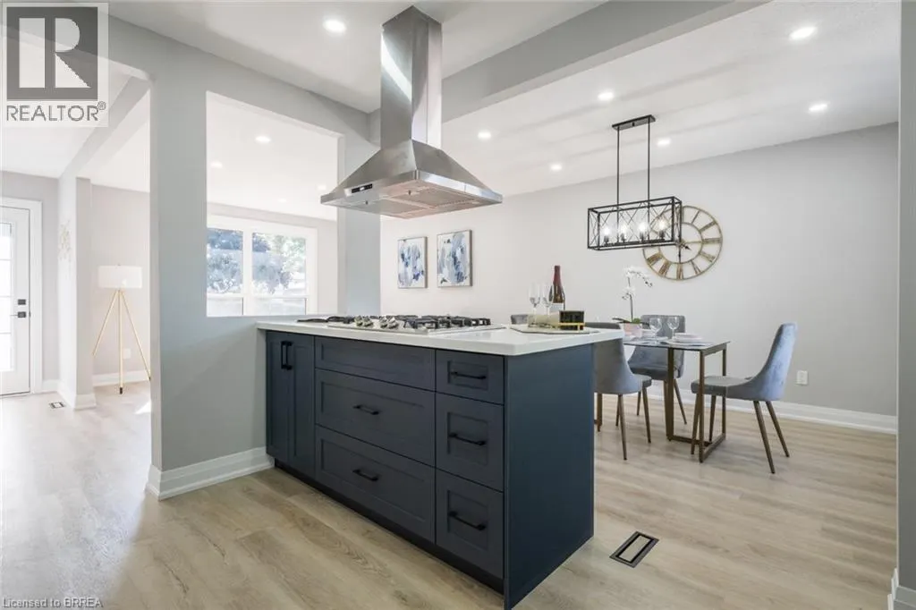 47 UPLANDS Drive Unit# Upper, #Upper