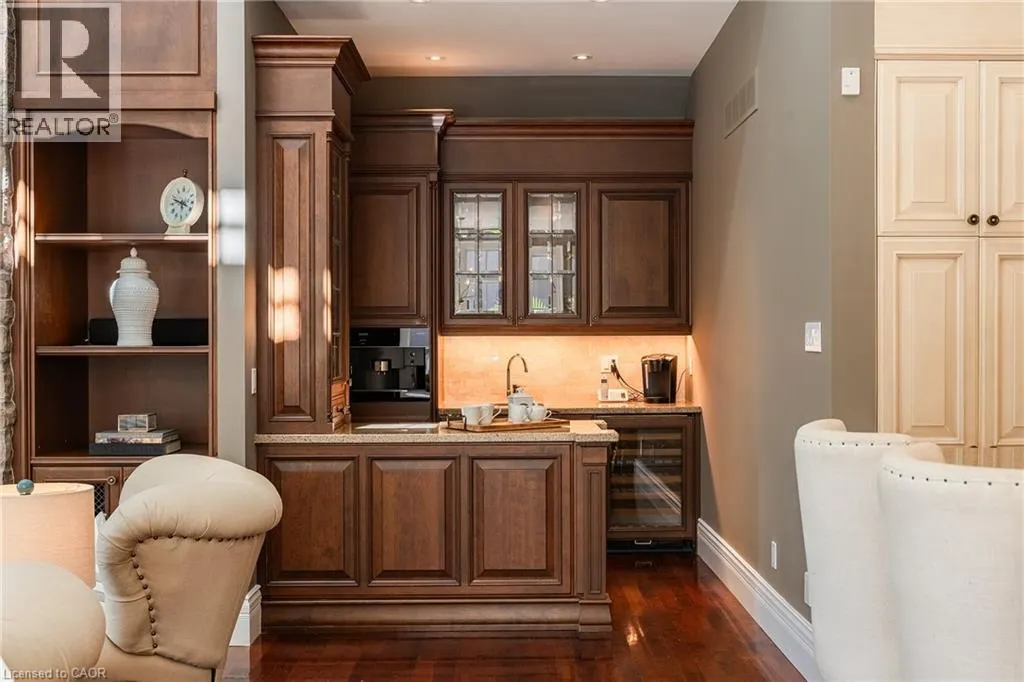 38 SHOREWOOD Place