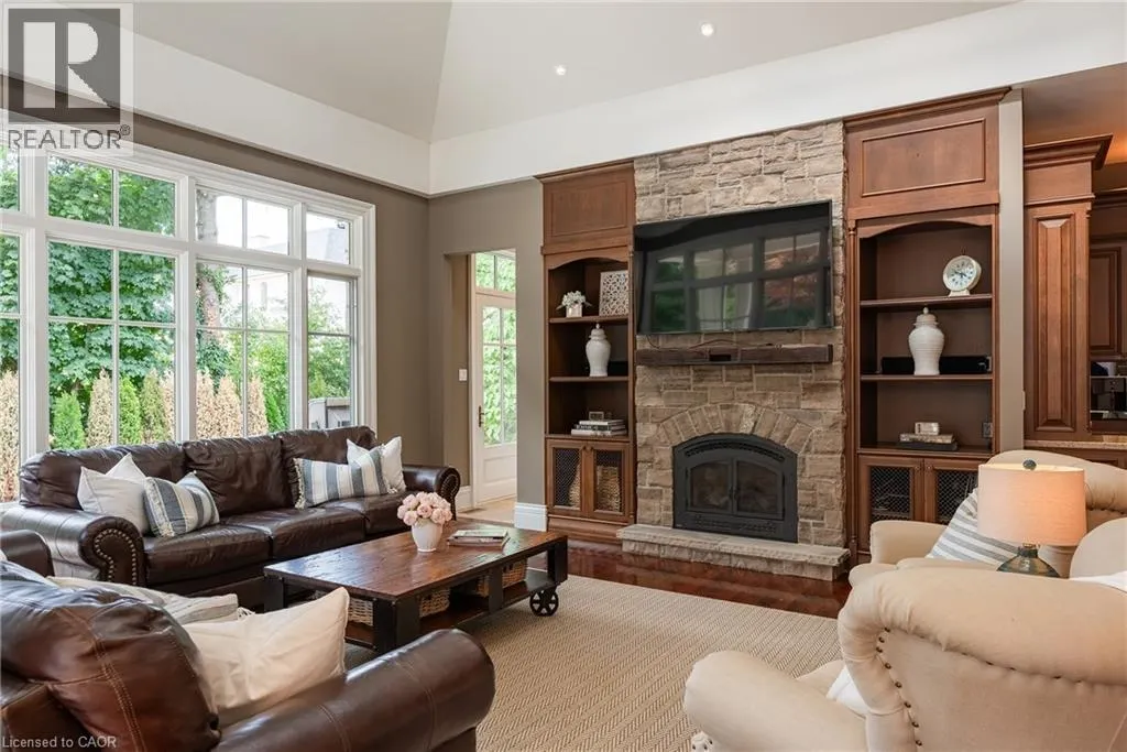 38 SHOREWOOD Place