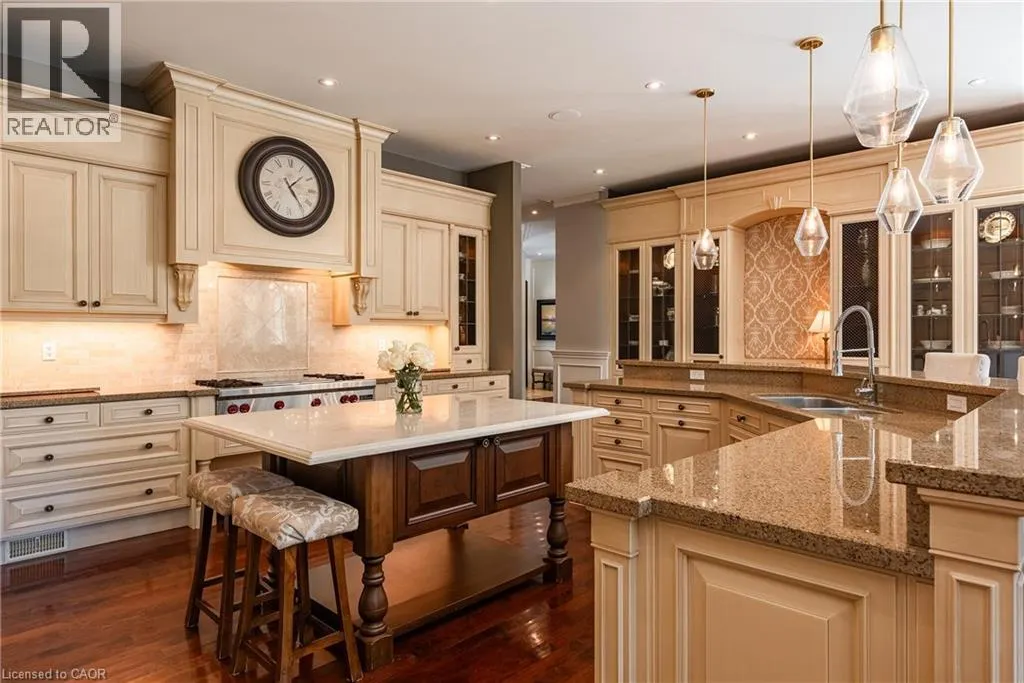 38 SHOREWOOD Place