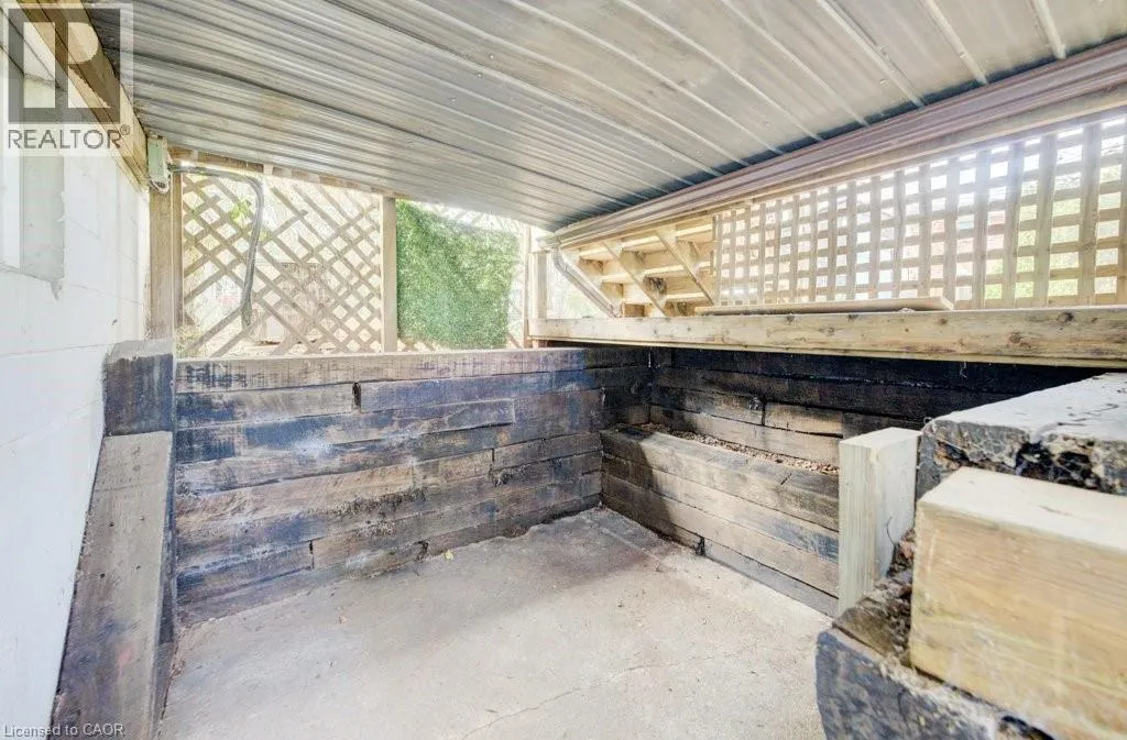 582 CHAMBERLAIN Road