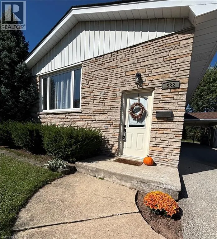 582 CHAMBERLAIN Road