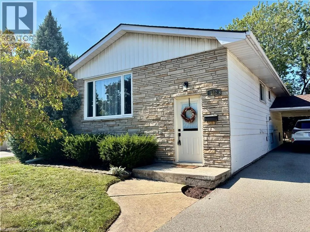 582 CHAMBERLAIN Road