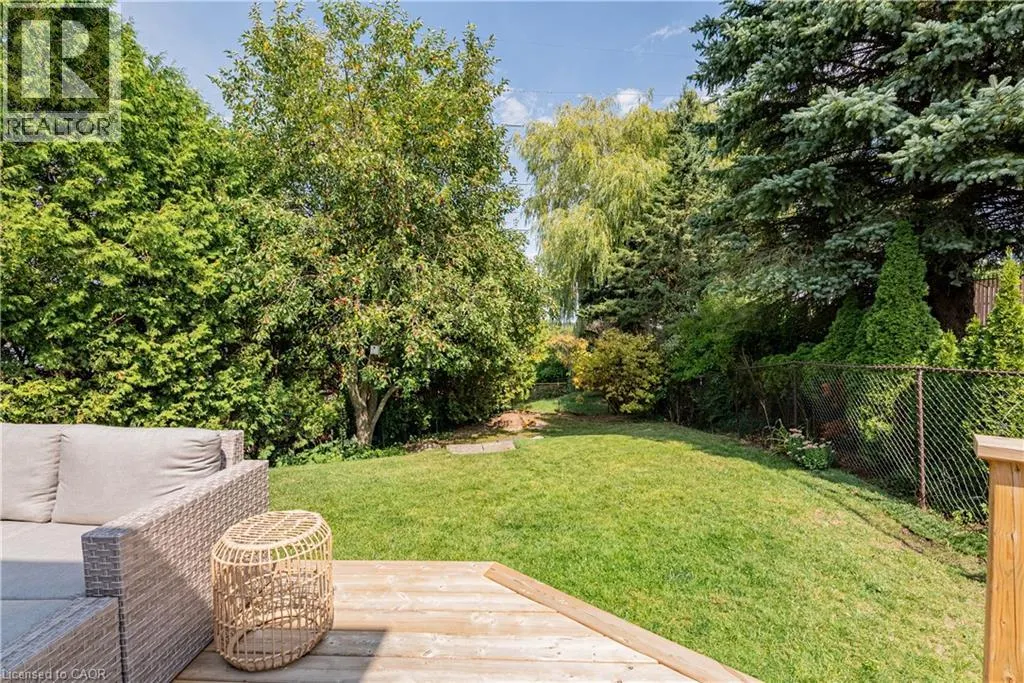 10 STONEHENGE Place