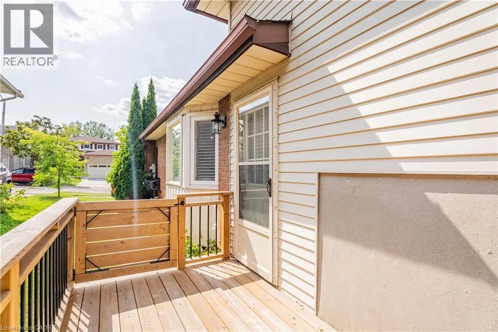 10 STONEHENGE Place