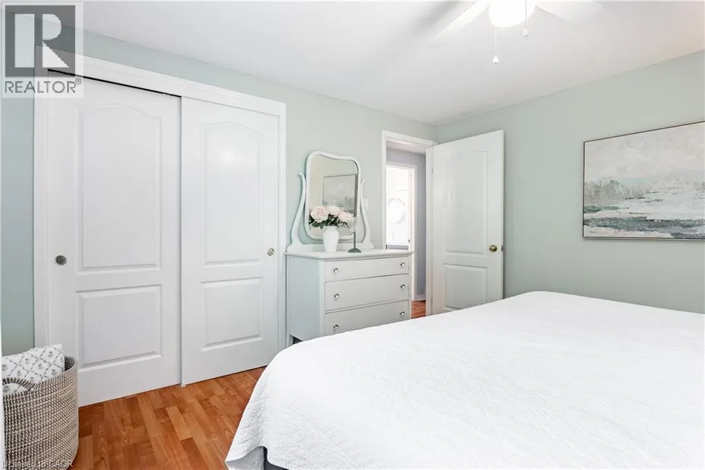 10 STONEHENGE Place