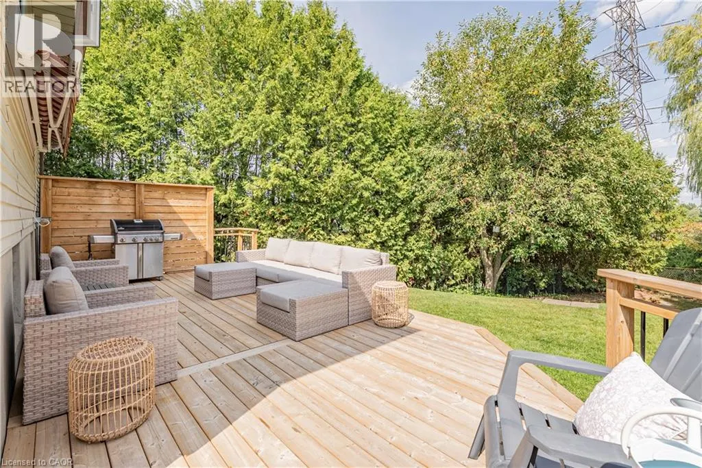 10 STONEHENGE Place