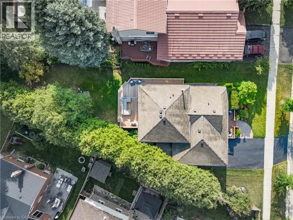 10 STONEHENGE Place