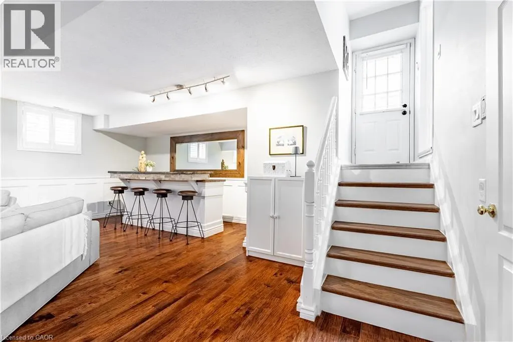 10 STONEHENGE Place