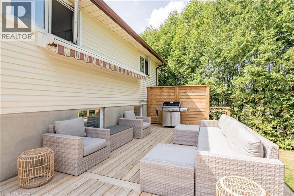 10 STONEHENGE Place