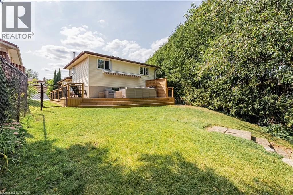 10 STONEHENGE Place