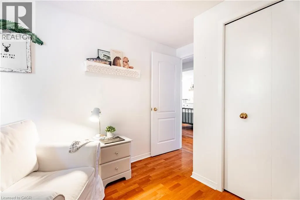 10 STONEHENGE Place