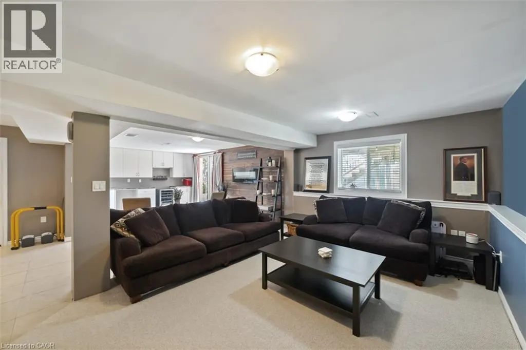 83 THAMES Way