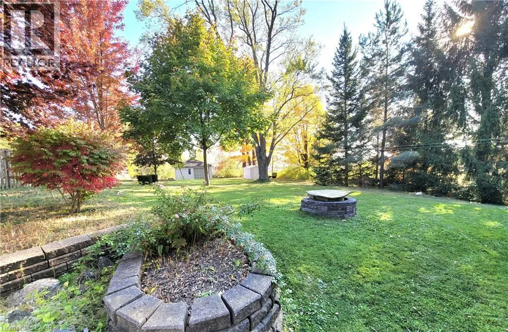 111 RIVERBANK Drive N