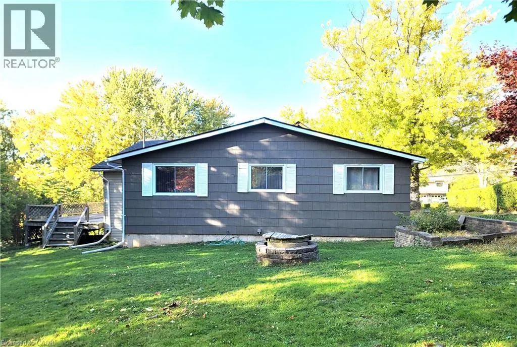 111 RIVERBANK Drive N