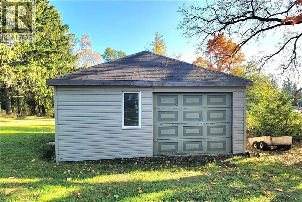111 RIVERBANK Drive N