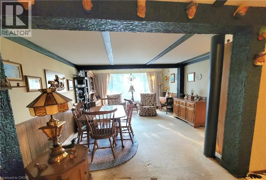 111 RIVERBANK Drive N