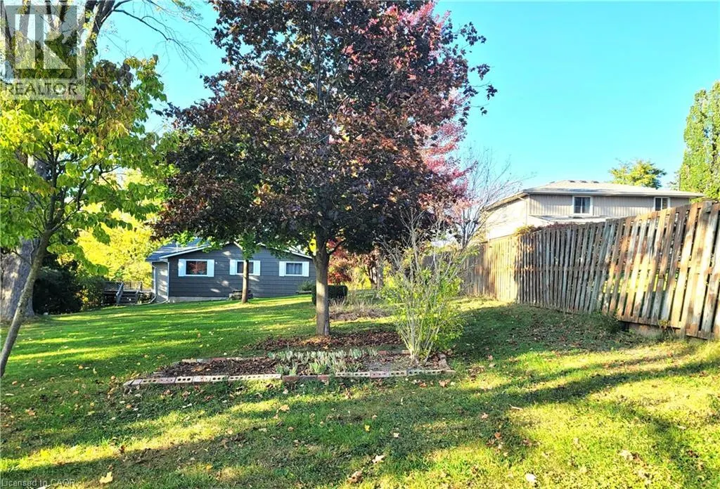 111 RIVERBANK Drive N