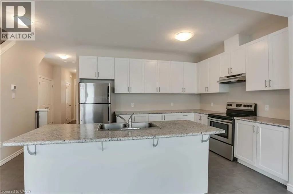 184 LINKS Crescent