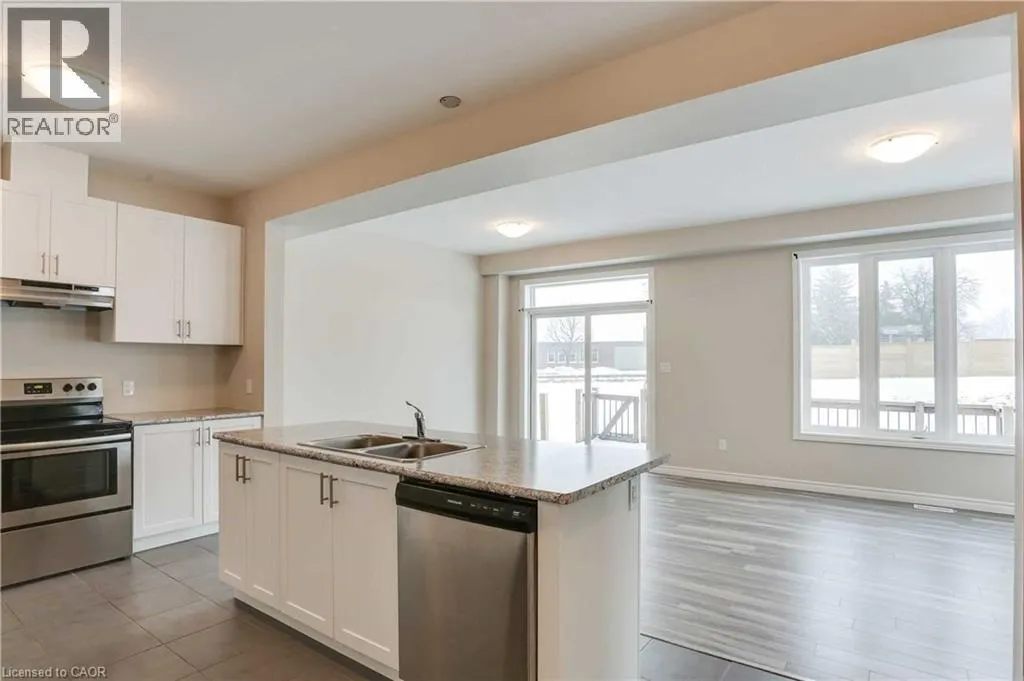 184 LINKS Crescent