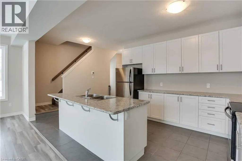 184 LINKS Crescent