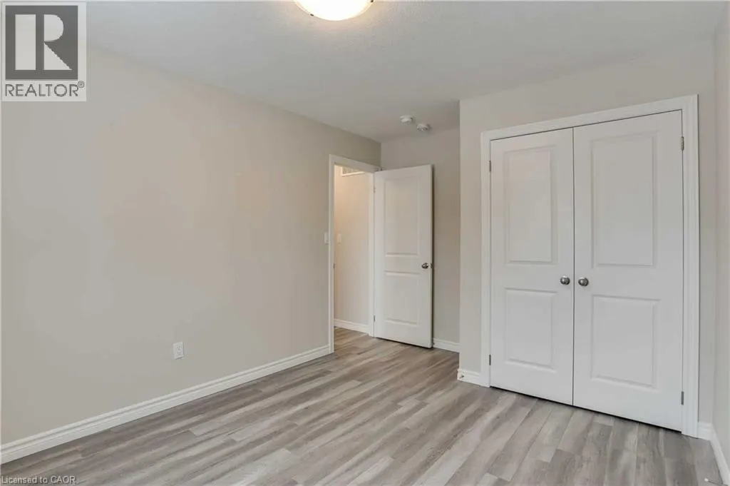184 LINKS Crescent