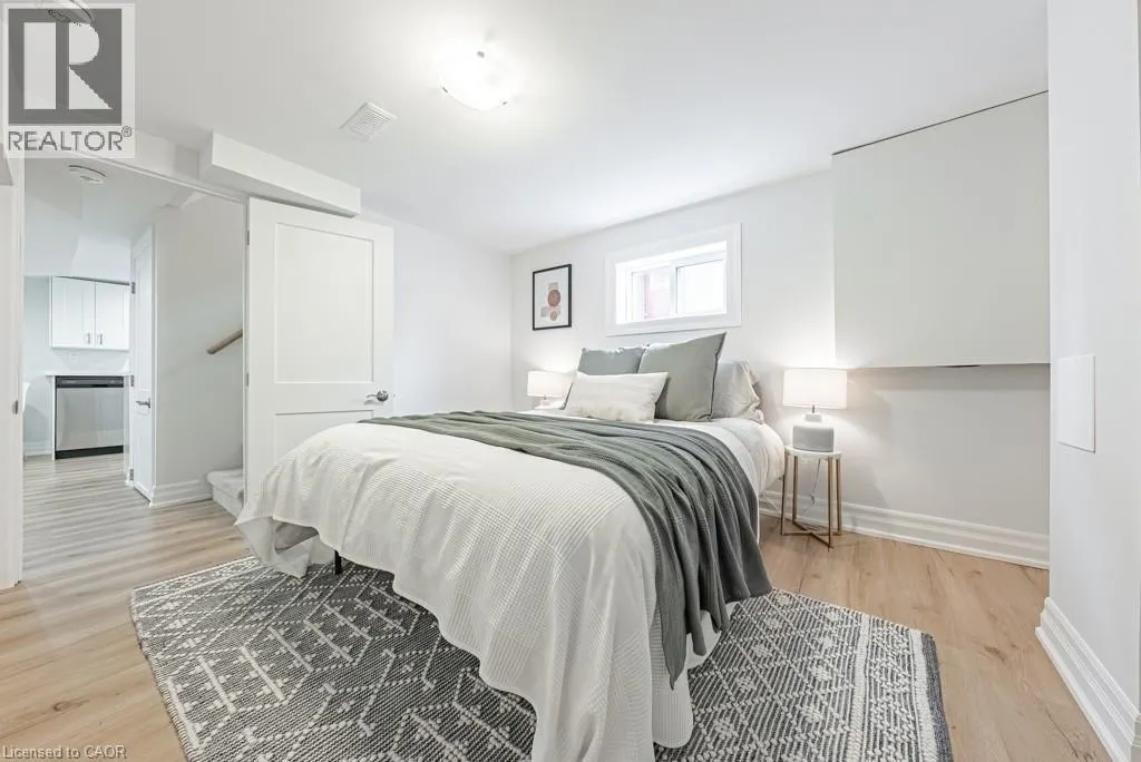 587 QUEENSDALE Avenue E Unit# Lower, #Lower