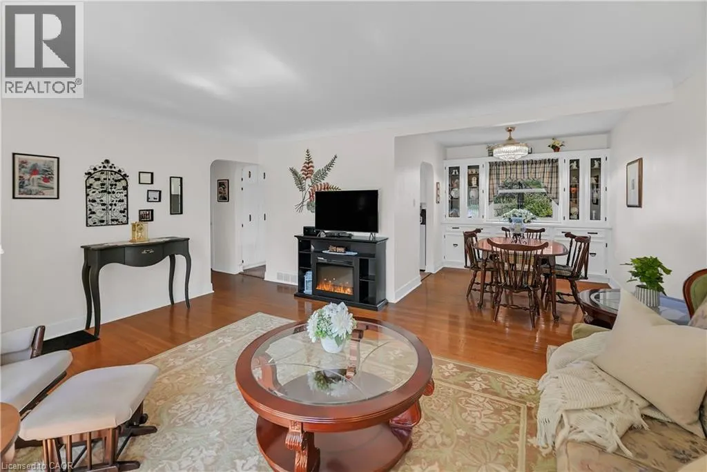 11 RIVERVIEW Drive