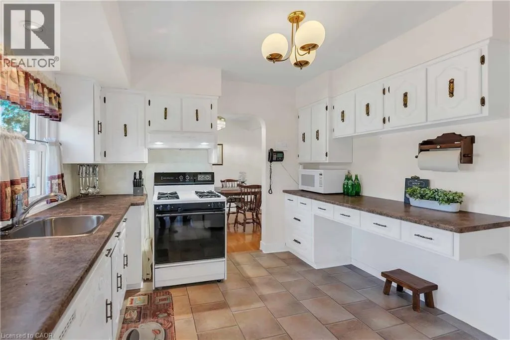 11 RIVERVIEW Drive