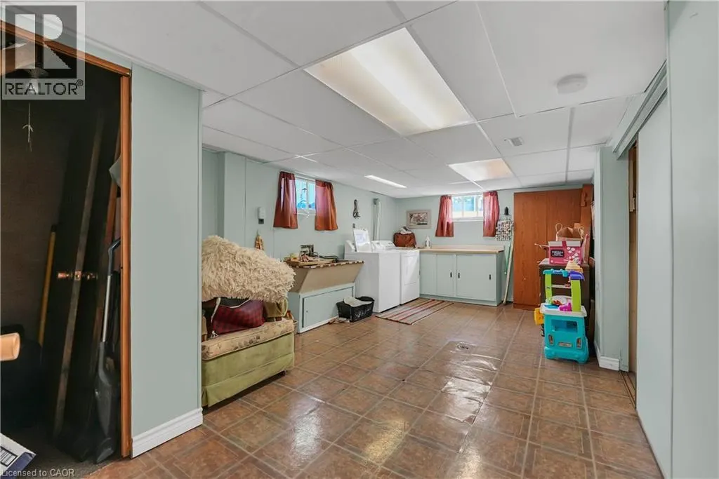11 RIVERVIEW Drive