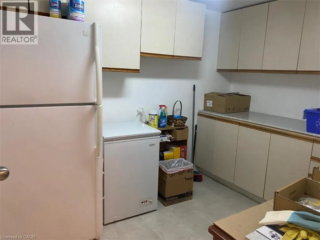 20 ELLEN Street E Unit# 611, #611