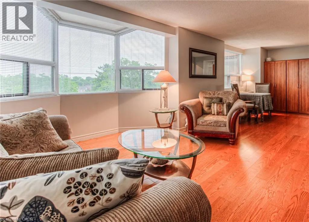 20 ELLEN Street E Unit# 611, #611
