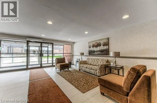 20 ELLEN Street E Unit# 611, #611