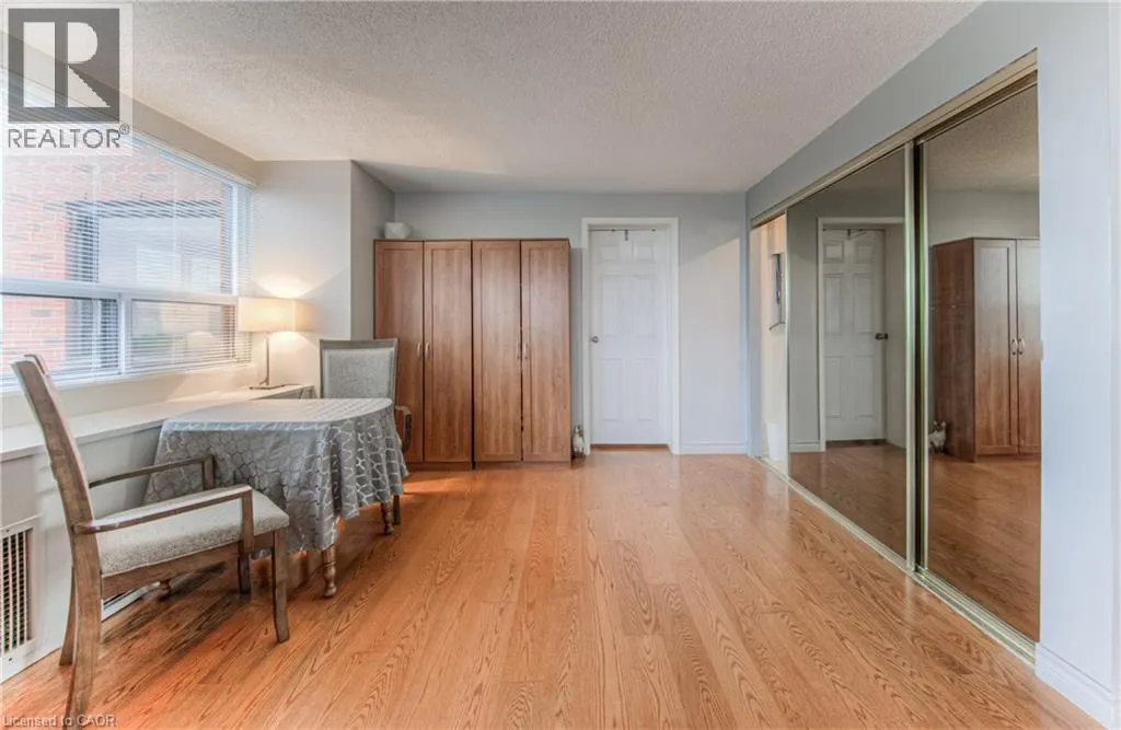 20 ELLEN Street E Unit# 611, #611