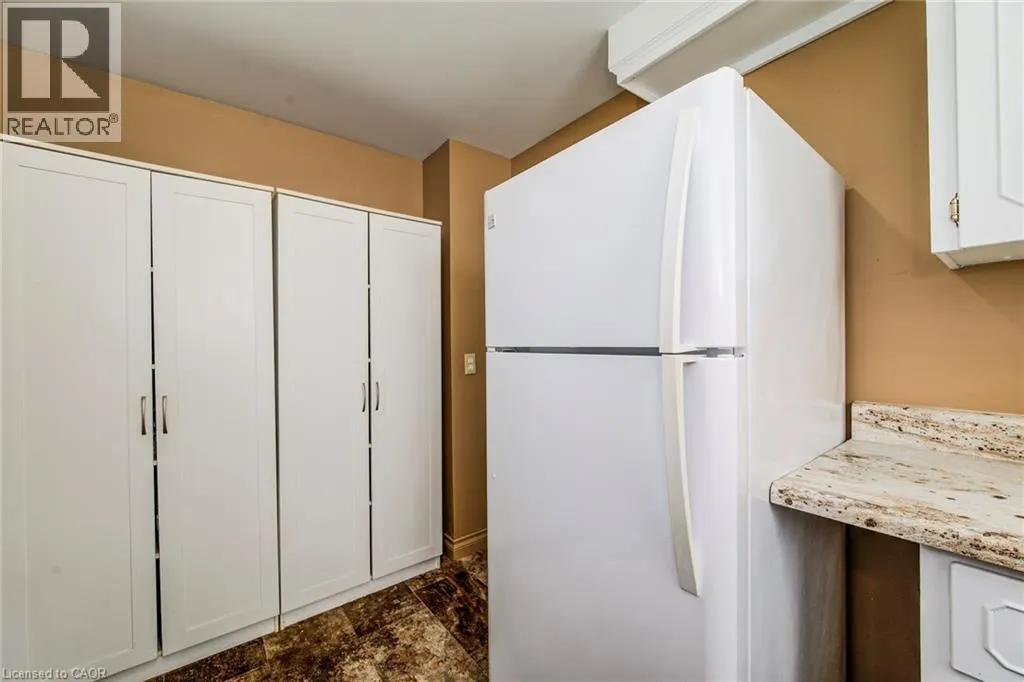383 EDINBURGH Road S Unit# 22, #22
