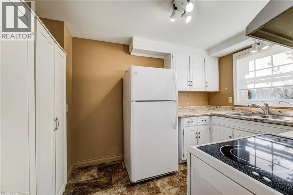 383 EDINBURGH Road S Unit# 22, #22