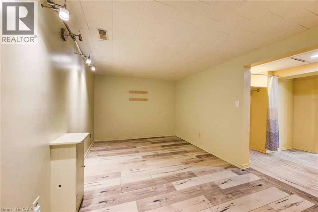 383 EDINBURGH Road S Unit# 22, #22