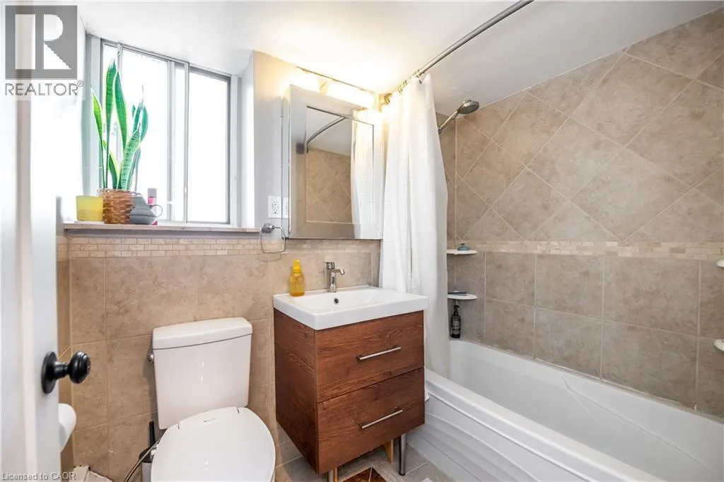 15 NICKLAUS Drive Unit# 501, #501