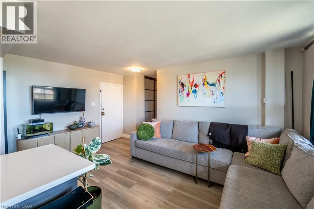 15 NICKLAUS Drive Unit# 501, #501