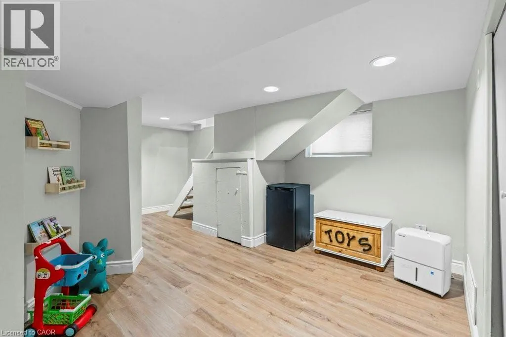 18 PARK Row N