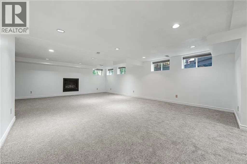 325 WYECROFT Boulevard
