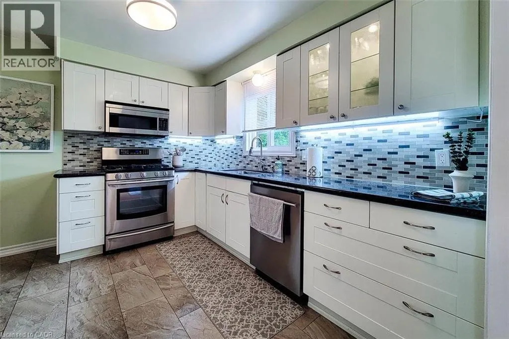 3111 CANTELON Crescent