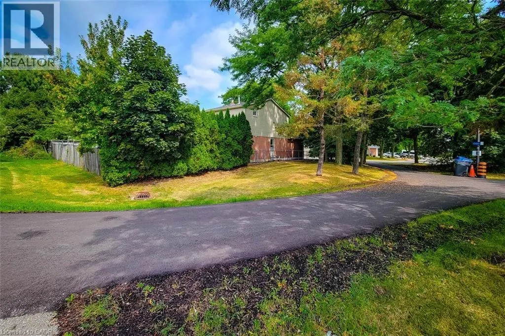 3111 CANTELON Crescent
