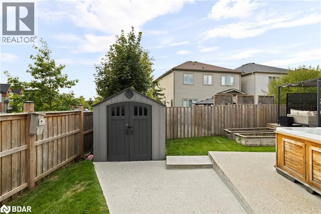 32 MANDLEY Street